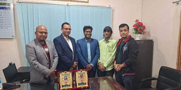 প্রবাসী গনমাধ্যমকর্মীদের সম্মাননা ও সরকার কর্তৃক প্রবাসীদের জন্য সেবা