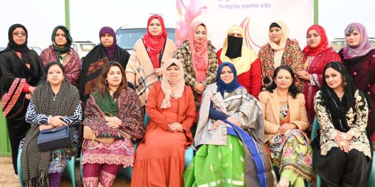 কুয়েতে উইমেন্স এমপাওয়ারমেন্ট অর্গানাইজেশন (WEO) এর বার্ষিক বনভোজন।