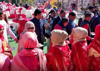 আওয়ামী লীগের নিরঙ্কুশ জয়ের উৎসবে মেতেছে কুয়েত প্রবাসীরা।