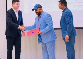 সেরা বিক্রেতার সম্মাননা পেয়েছে প্রবাসী বাংলাদেশীর প্রতিষ্ঠান