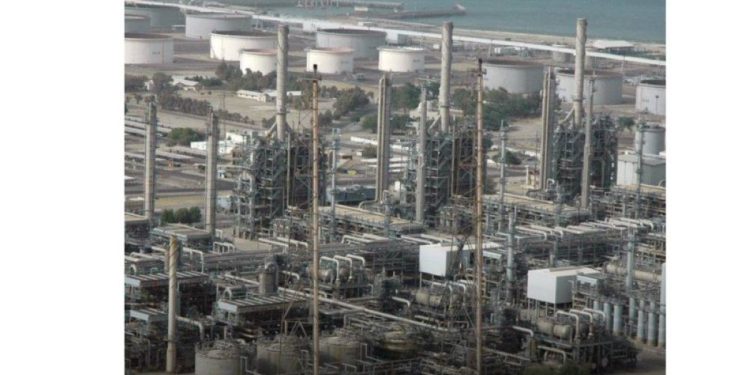 ড্রোন হামলায় কুয়েতে মিনা আব্দুল্লাহ রিফাইনারিতে অগ্নিকাণ্ড