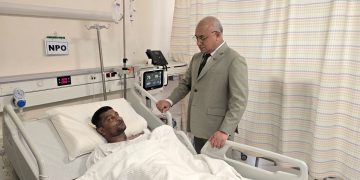 কুয়েত বিমানবন্দর হামলায় আহত ৫ বাংলাদেশি, হাসপাতালে ছুটে গেলেন রাষ্ট্রদূত